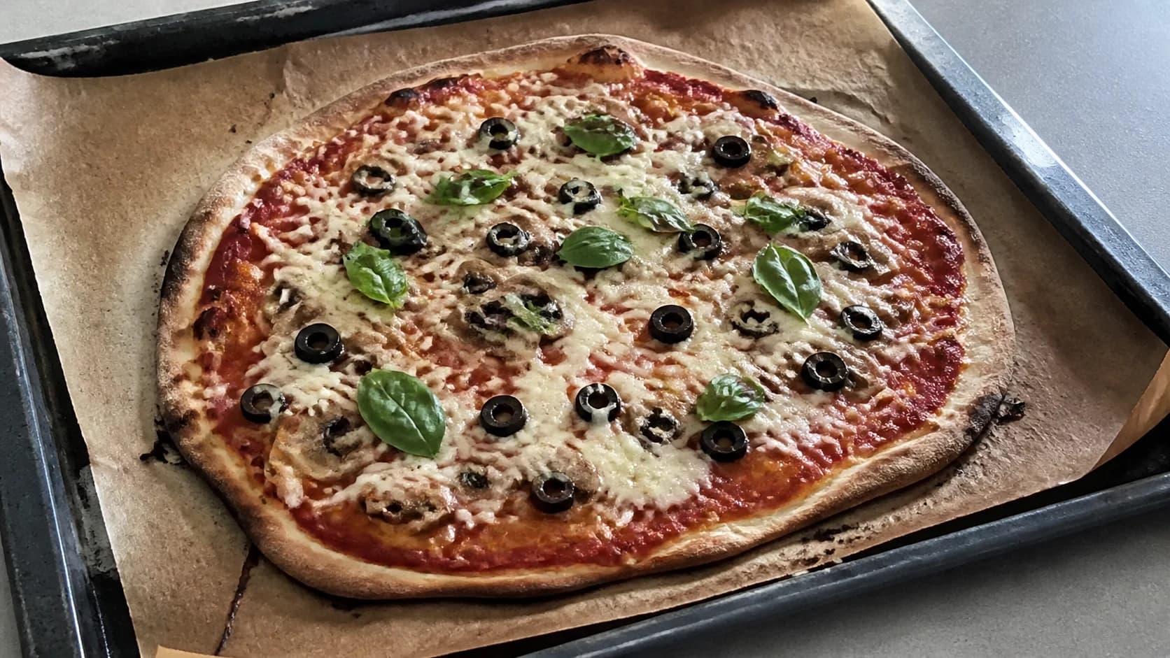 Pizza vegan : ma recette maison à la pâte croustillante