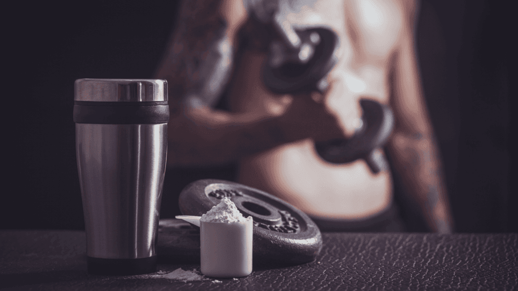 Un shaker de la meilleure whey vegan pendant une séance de muscu
